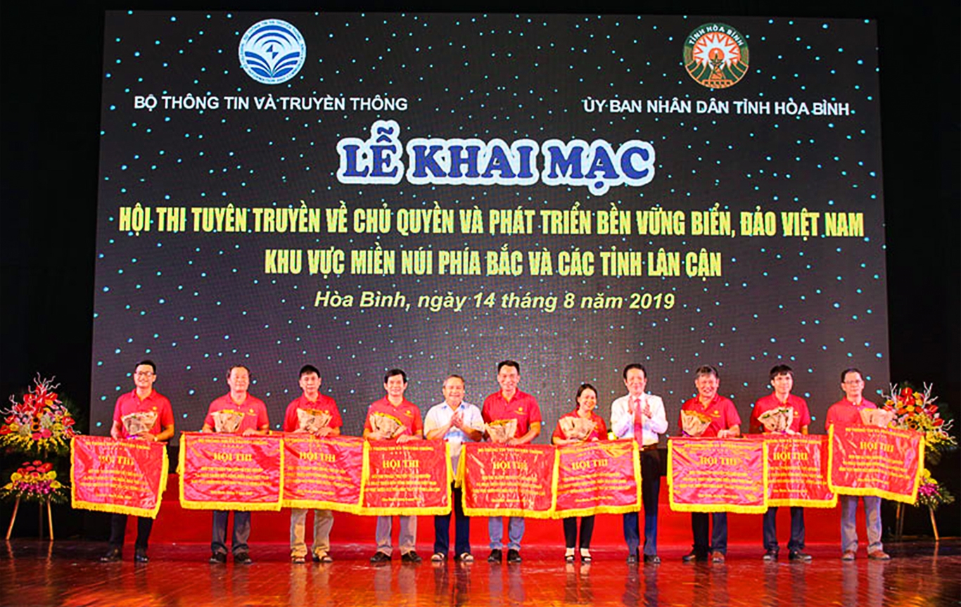 Thông tin truyền thông Hòa Bình: Nỗ lực hoàn thành các nhiệm vụ 3