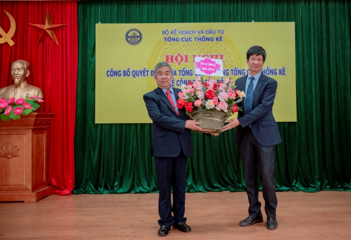 Hội nghị công bố quyết định về công tác cán bộ của Cục Thống kê tỉnh Lạng Sơn 1