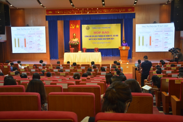 Họp báo công bố số liệu thống kê kinh tế-xã hội quí II và 6 tháng đầu năm 2021 1