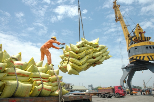Phạm vi và nguồn thông tin đánh giá lại quy mô tổng sản phẩm trong nước
