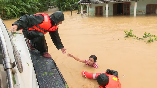 Sáng ngời tấm lòng Việt trong hoạn nan 1