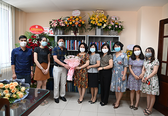 Bộ trưởng Bộ Kế hoạch và Đầu tư, Lãnh đạo Tổng cục Thống kê và các đơn vị chúc mừng Tạp chí Con số và Sự kiện nhân ngày Báo chí Cách mạng Việt Nam 1