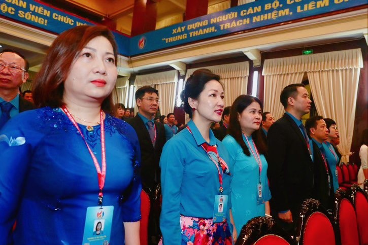 Bộ trưởng Bộ Kế hoạch và Đầu tư Nguyễn Chí Dũng được vinh danh Giải thưởng Cống hiến