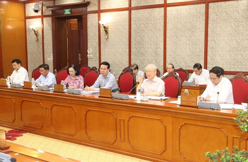 Bộ Chính trị yêu cầu hỗ trợ người dân, doanh nghiệp phục hồi 1