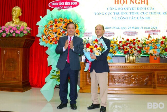 Hội nghị công bố quyết định về công tác cán bộ của Cục Thống kê tỉnh Bình Định 1