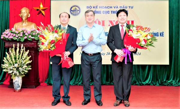 Hội nghị công bố Quyết định công tác cán bộ tại Cục Thống kê tỉnh Nam Định 1