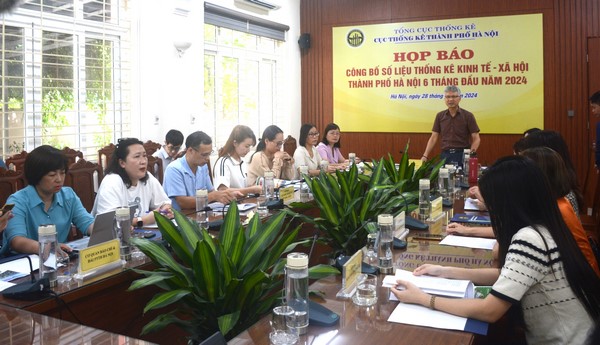 Họp báo công bố số liệu thống kê kinh tế -xã hội thành phố Hà Nội 6 tháng đầu năm 2024 1