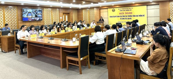 Hội nghị công bố quyết định về công tác cán bộ của Tổng cục Thống kê 4