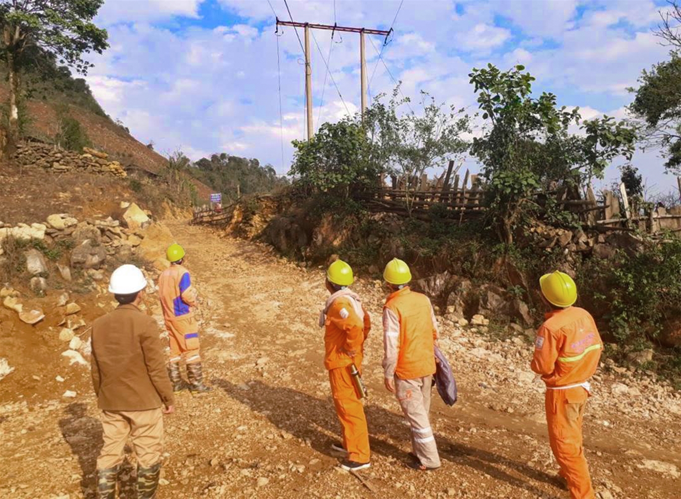 Công ty Điện lực Hòa Bình: Nỗ lực hướng tới sự hài lòng của khách hàng 2