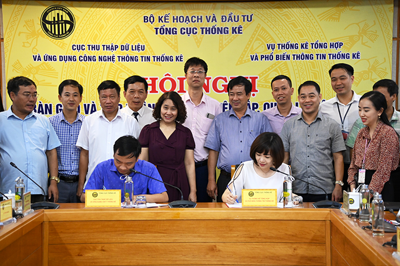 Hội nghị Bàn giao và tiếp nhận nhiệm vụ biên tập, quản lý, vận hành Trang Thông tin điện tử Tổng cục Thống kê 2