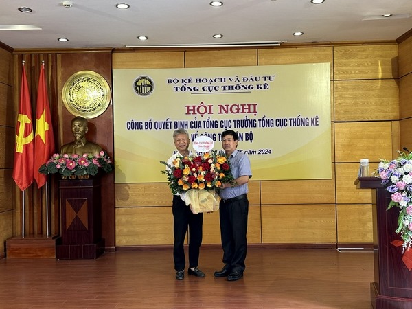 Hội nghị công bố Quyết định giao đồng chí Vũ Văn Tấn nhiệm vụ phụ trách Cục Thống kê thành phố Hà Nội 3