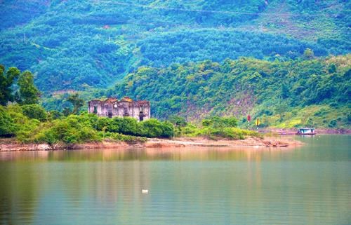 Thị xã Mường Lay quyết tâm đưa dịch vụ - du lịch thành ngành kinh tế mũi nhọn 4