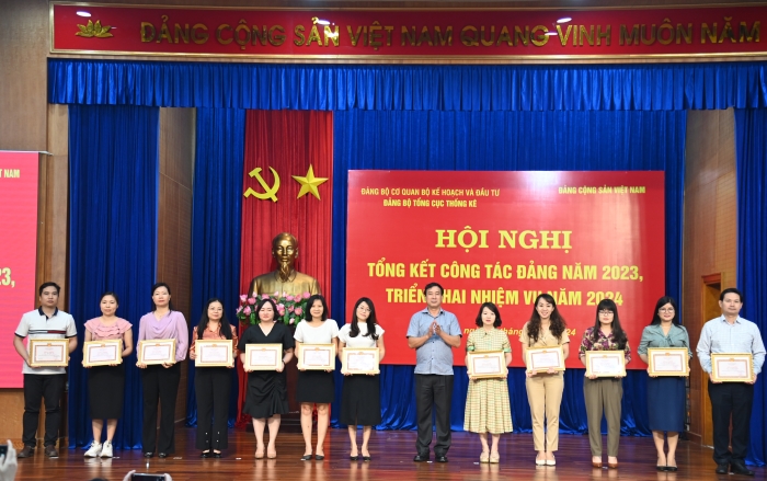 Tổng cục Thống kê tổ chức Hội nghị Tổng kết công tác Đảng năm 2023 và Triển khai nhiệm vụ công tác năm 2024 9