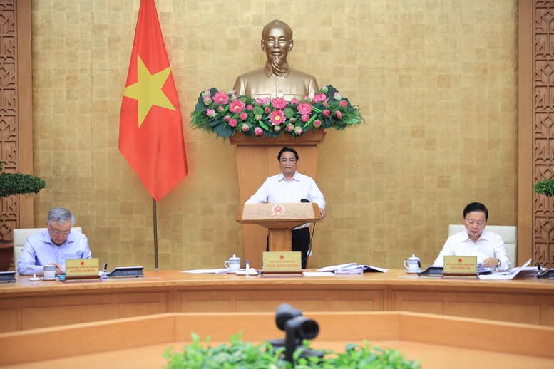 12 nhóm nhiệm vụ, giải pháp trọng tâm và 5 nhóm nhiệm vụ, giải pháp quan trọng, để phấn đấu đạt tốc độ tăng trưởng cả năm 2024 khoảng trên 7% 1