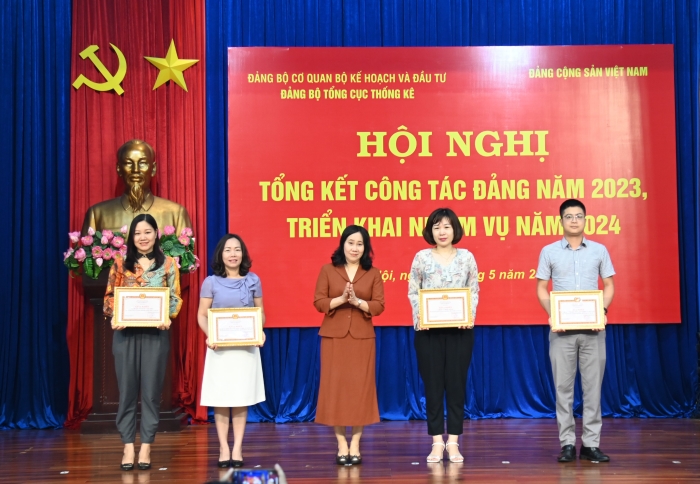 Tổng cục Thống kê tổ chức Hội nghị Tổng kết công tác Đảng năm 2023 và Triển khai nhiệm vụ công tác năm 2024 6