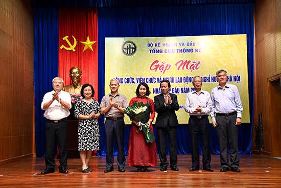 Tổng cục Thống kê tổ chức gặp mặt công chức, viên chức và người lao động đã nghỉ hưu tại Hà Nội nhân dịp đầu năm 2021 2