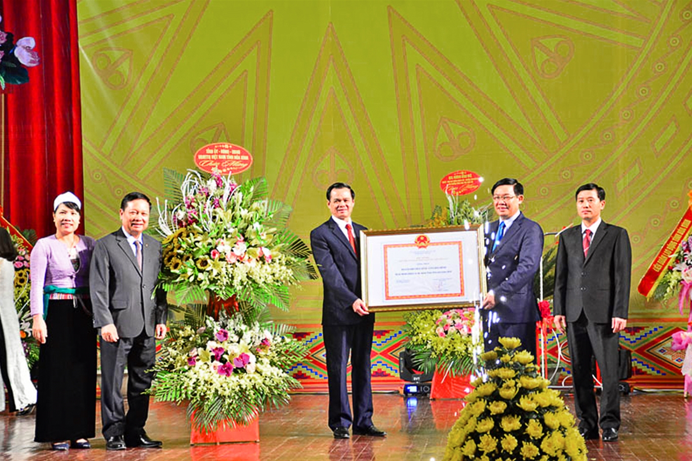 Thành phố Hòa Bình: Vững tin nắm bắt thời cơ mới, vận hội mới 4