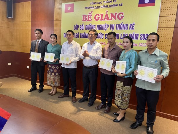 Lễ bế giảng khóa đào tạo nghiệp vụ thống kê cho cán bộ, công chức ngành Thống kê Lào 5