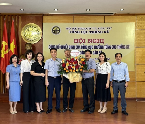 Hội nghị công bố Quyết định giao đồng chí Vũ Văn Tấn nhiệm vụ phụ trách Cục Thống kê thành phố Hà Nội 4