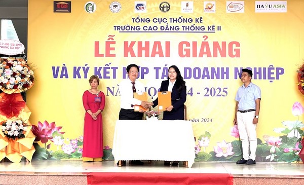 Phó Tổng cục trưởng Nguyễn Trung Tiến dự Lễ khai giảng năm học 2024-2025 của trường Cao đẳng Thống kê II 2