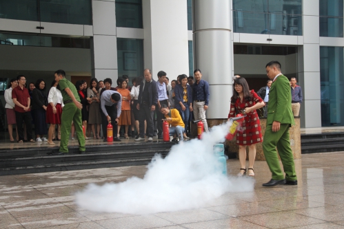 Tổng cục Thống kê tập huấn Phòng cháy chữa cháy và thoát nạn khi cháy 2