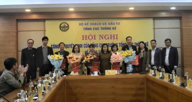 Hội nghị công bố Quyết định điều động, bổ nhiệm lãnh đạo một số đơn vị của Tổng cục Thống kê 1