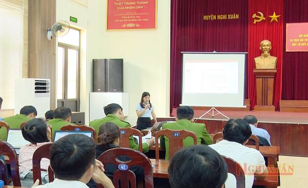 Nâng cao kiến thức, nghiệp vụ xử lý vi phạm hành chính và các văn bản luật liên quan đến hoạt động thống kê cho cán bộ Nghi Xuân 1
