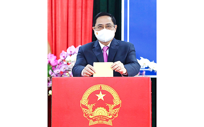 Cử tri cả nước đi bầu cử đại biểu Quốc hội khóa XV và đại biểu HĐND các cấp nhiệm kỳ 2021 – 2026 2