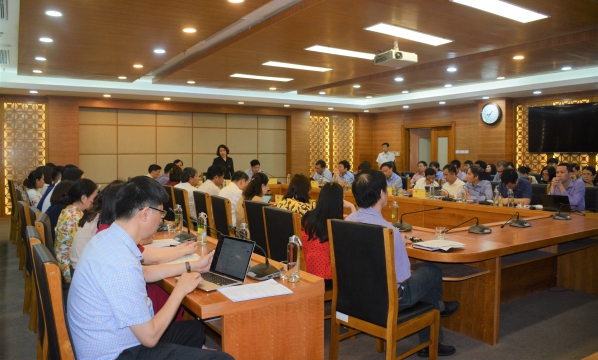 Họp về báo cáo tiếp nhận và thực hiện các cuộc điều tra của Cục Thu thập dữ liệu và Ứng dụng Công nghệ thông tin thống kê 1
