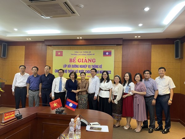 Lễ bế giảng khóa đào tạo nghiệp vụ thống kê cho cán bộ, công chức ngành Thống kê Lào 3