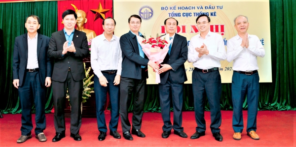 Hội nghị công bố Quyết định công tác cán bộ tại Cục Thống kê tỉnh Nam Định 5