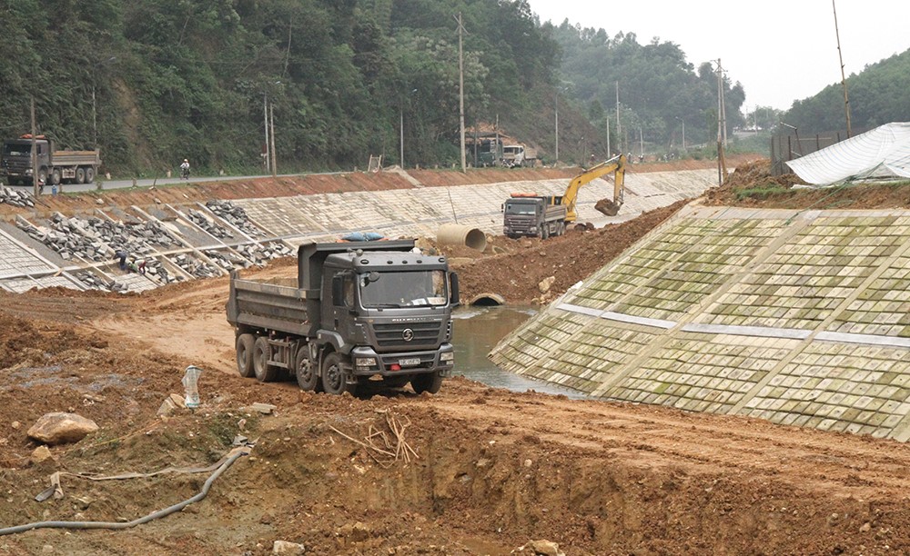 Huyện Yên Lập: Đẩy mạnh phát triển hạ tầng kinh tế - xã hội và thu hút đầu tư 2