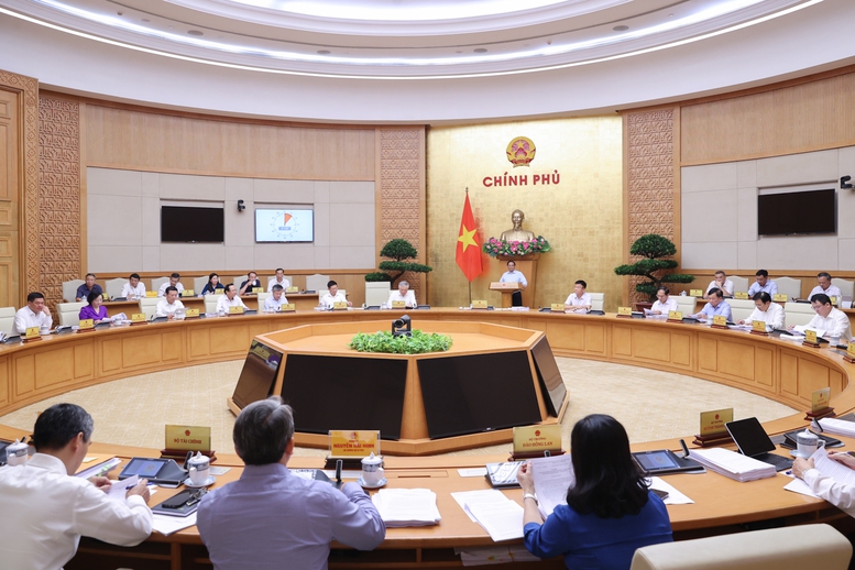 Quyết tâm cao hoàn thành và hoàn thành vượt mức 15/15 chỉ tiêu chủ yếu phát triển kinh tế - xã hội của cả năm 2024 1