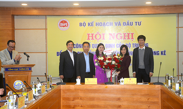 Hội nghị công bố Quyết định của Bộ trưởng Bộ Kế hoạch và Đầu tư bổ nhiệm Phó Tổng cục trưởng TCTK 3