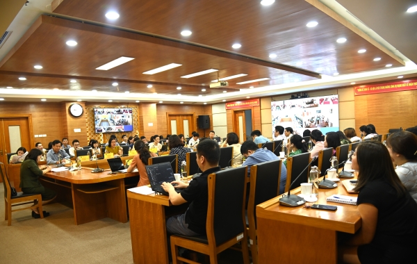 Hội thảo về biên soạn, chuyển đổi số liệu các chỉ tiêu thống kê theo giá so sánh năm gốc 2020 1