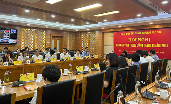 Đảng bộ Tổng cục Thống kê tham dự Hội nghị Báo cáo viên Trung ương tháng 8 năm 2024 1