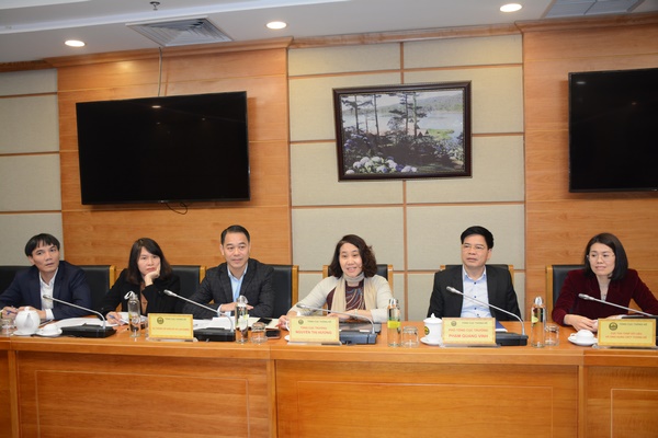 Tổng cục trưởng TCTK Nguyễn Thị Hương làm việc với Trưởng đại diện UNFPA tại Việt Nam Naomi Kitahara 2