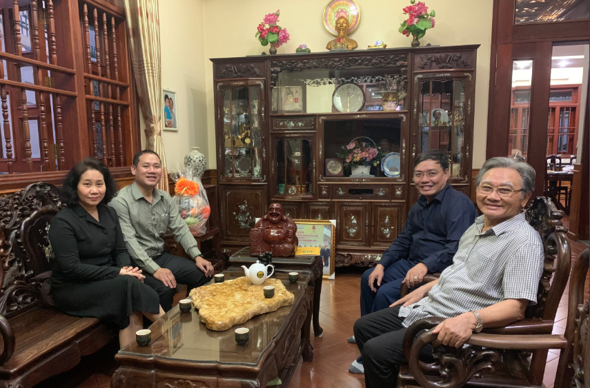 Tổng cục trưởng Tổng cục Thống kê đến thăm hỏi, chúc Tết Nhâm dần 2022 nguyên Thứ trưởng kiêm TCT TCTK Nguyễn Đức Hòa 1