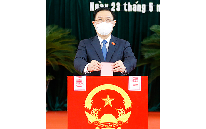 Cử tri cả nước đi bầu cử đại biểu Quốc hội khóa XV và đại biểu HĐND các cấp nhiệm kỳ 2021 – 2026 3