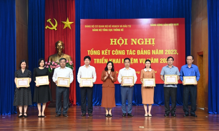 Tổng cục Thống kê tổ chức Hội nghị Tổng kết công tác Đảng năm 2023 và Triển khai nhiệm vụ công tác năm 2024 7