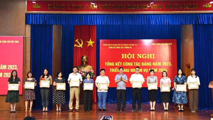 Tổng cục Thống kê tổ chức Hội nghị Tổng kết công tác Đảng năm 2023 và Triển khai nhiệm vụ công tác năm 2024 8
