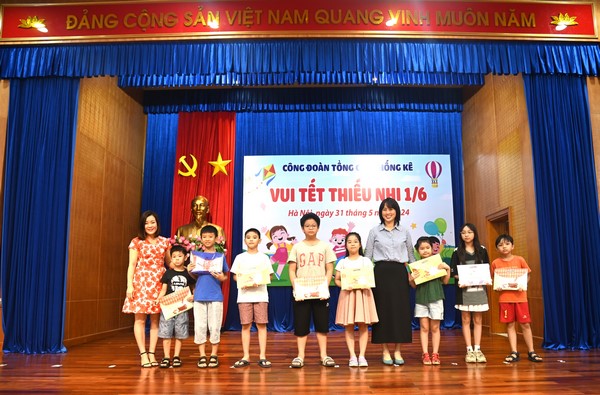 Tổng cục Thống kê tổ chức Vui Tết thiếu nhi cho con em cán bộ, công chức, viên chức và người lao động 4