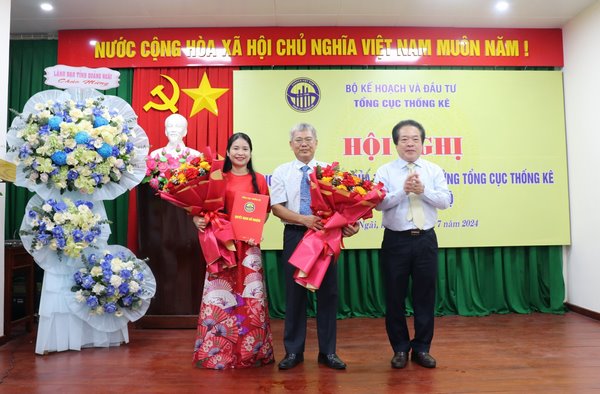 Hội nghị công bố Quyết định của Tổng cục trưởng Tổng cục Thống kê về công tác cán bộ tỉnh Quảng Ngãi 3