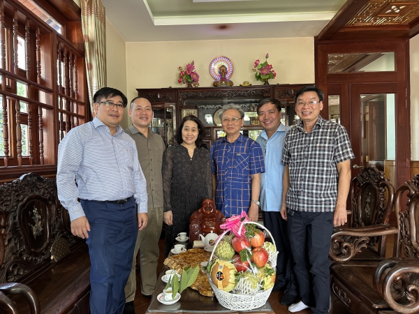 Tổng cục trưởng Nguyễn Thị Hương thăm hỏi Nguyên Lãnh đạo Tổng cục Thống kê tại thành phố Hồ Chí Minh 1