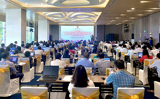 Lãnh đạo Tổng cục Thống kê tham dự Hội nghị tập huấn Chế độ báo cáo thống kê ngành nội vụ và Chiến lược phát triển thống kê Việt Nam của Bộ Nội vụ 2