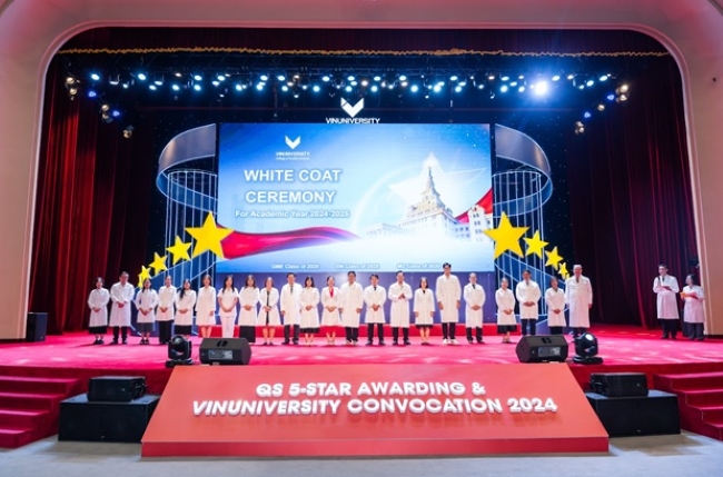 Tổng cục trưởng Nguyễn Thị Hương tham dự Lễ Khai giảng năm học 2024-2025 của VinUni 4