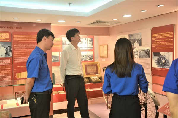 Đoàn thanh niên TCTK tổ chức chương trình chào mừng kỷ niệm 77 năm Ngày thành lập ngành Thống kê 06/5, hướng tới kỷ niệm 33 năm ngày sinh nhật Bác 19/5 3