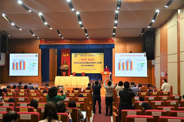 Tổng cục Thống kê họp báo công bố số liệu thống kê tình hình kinh tế -xã hội quý IV và cả năm 2024 3