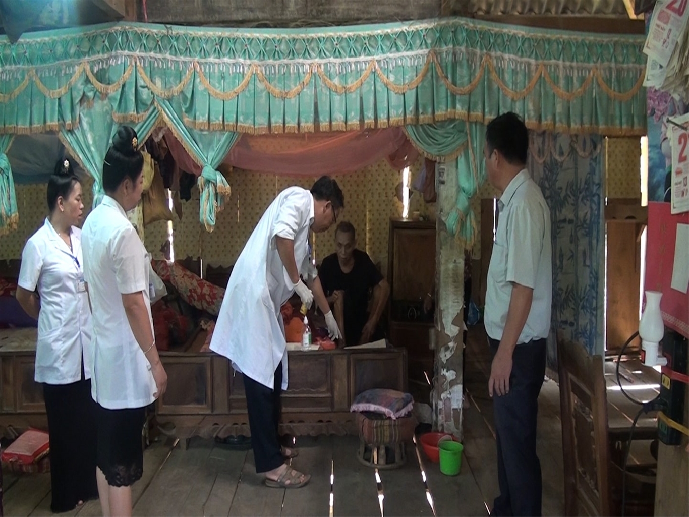 Trung tâm Y tế huyện Mường La: Làm tốt nhiệm vụ bảo vệ và chăm sóc sức khỏe nhân dân 2