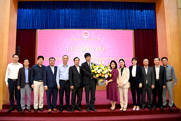 Bộ trưởng Bộ Kế hoạch và Đầu tư điều động bộ nhiệm ông Nguyễn Thanh Dương Vụ trưởng Vụ Kinh tế nông nghiệp giữ chức vụ Phó Tổng cục trưởng Tổng cục Thống kê 2